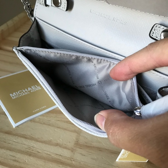 Michael Kors Purse🎈🎈 - Picture 10 of 11